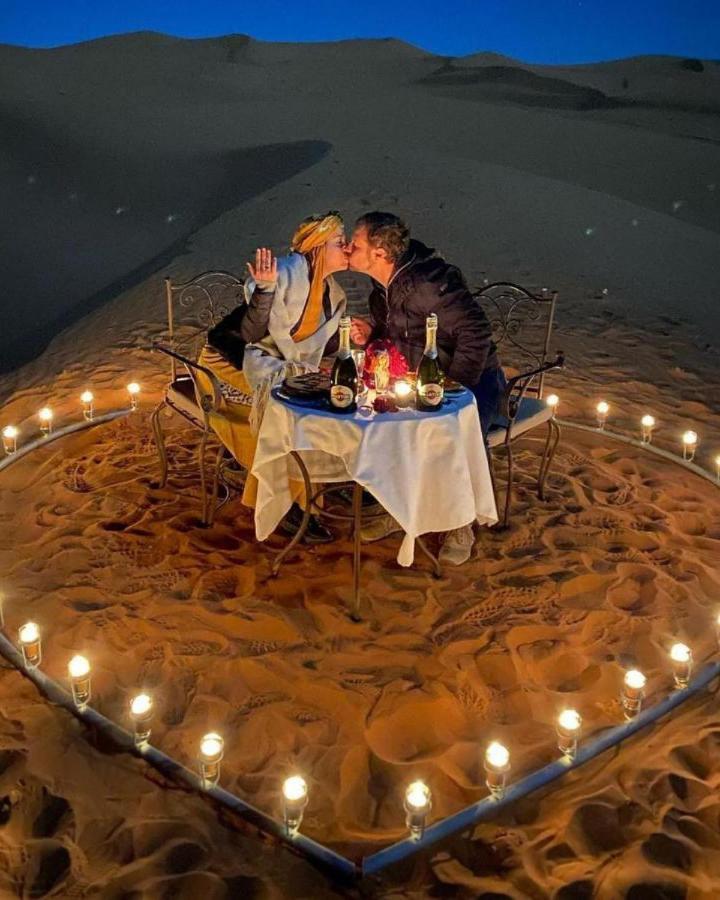 מרזאוגה Authentic Desert Luxury Camp מראה חיצוני תמונה
