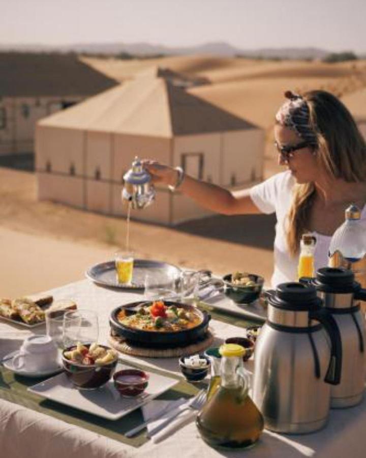 מרזאוגה Authentic Desert Luxury Camp מראה חיצוני תמונה
